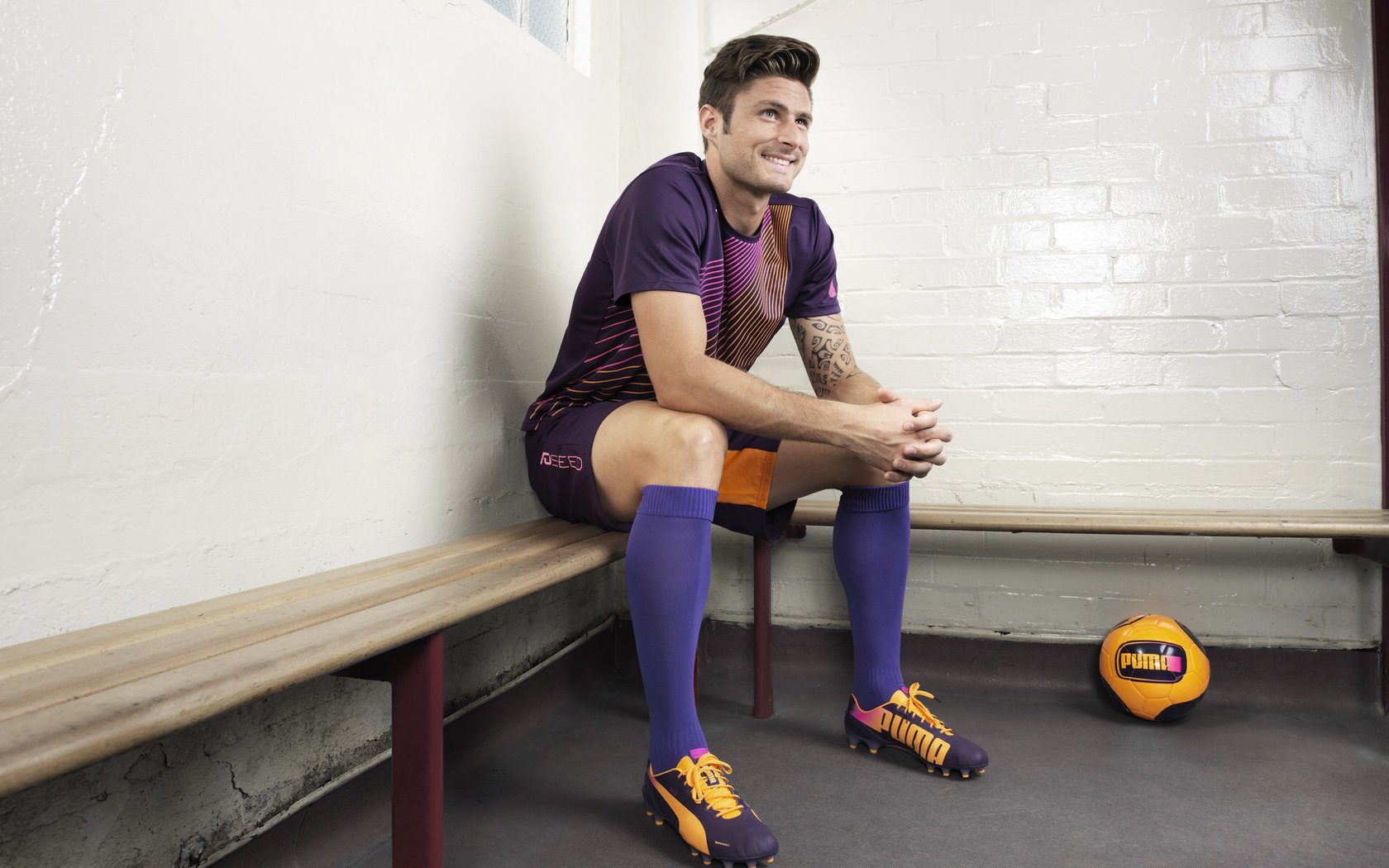 意昂体育app_纳达尔强势回归红土赛场，法网前奏展现王者风范